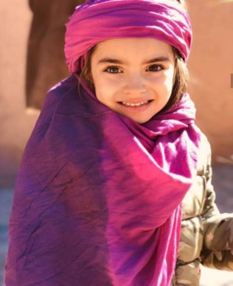 Aitana acompaña a sus padres a todos lados, ya ha figurado en alfombras rojas, portadas de revistas y viaja más que tu y yo juntos.