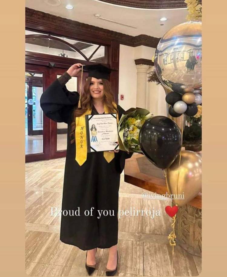Iving Bruni mostró su felicidad por graduarse como licenciada en mercadotecnia y compartió varias stories de familiares y amigos.