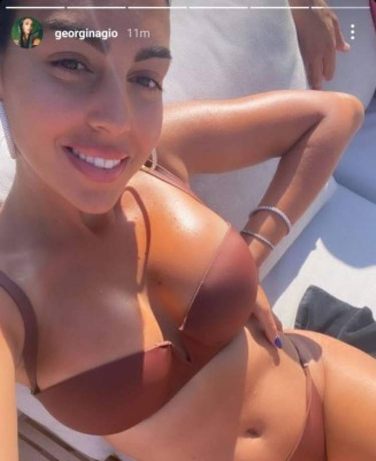 Según medios españoles como ABC, Georgina Rodríguez estaría embarazada por lo que CR7 podría tener un nuevo hijo...