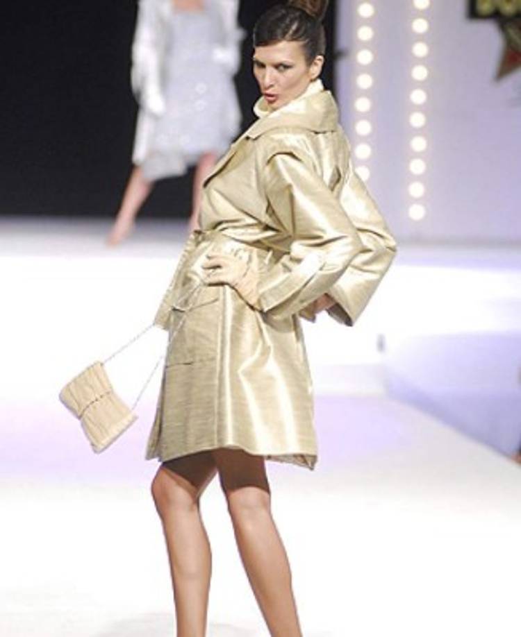 A sus 38 años, Solange quería ponerse implantes en los glúteos, sin embargo, la operación se complicó y la presentadora sufrió una embolia pulmonar, según reportaron medios argentinos.