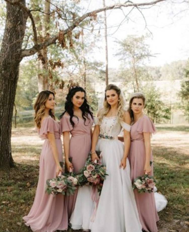 'Cuando se conjuga el amor, el momento y todo lo que soñaste en este día tan especial desde que eras niña... Nada de esto hubiera sido posible sin la entrega del mejor equipo del mundo que hizo que todo fuera perfecto gracias gracias mil veces gracias', escribió la actriz en sus redes.<br/>