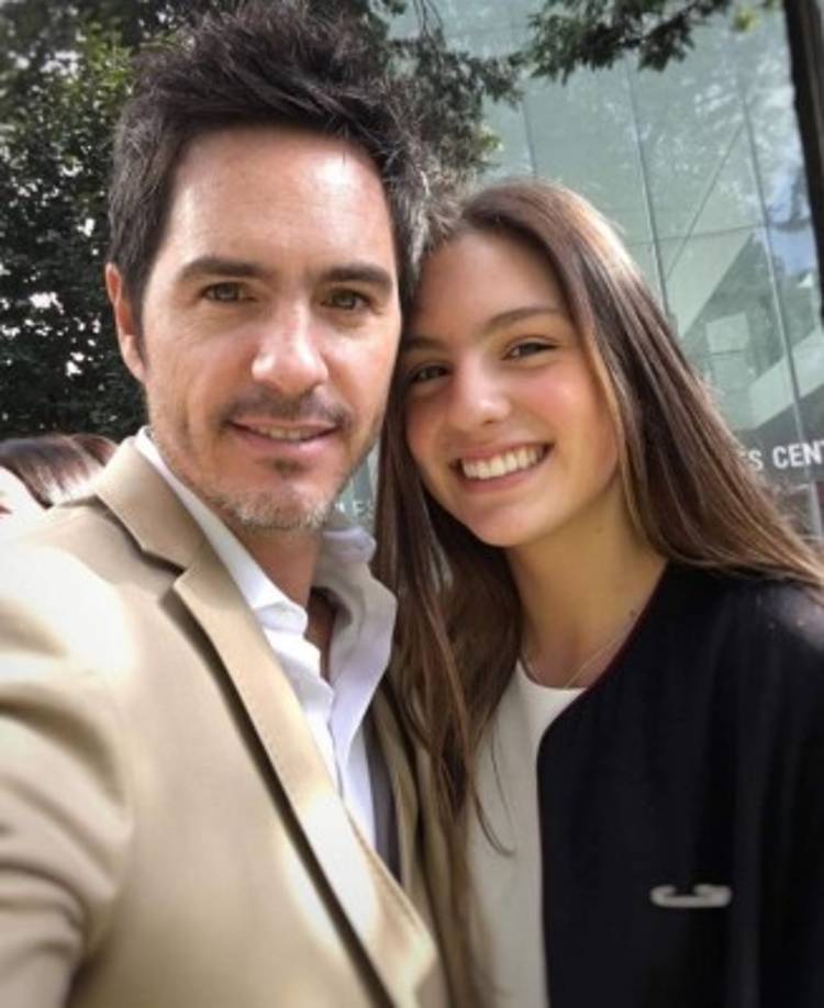Durante una entrevista en el programa 'El minuto que cambió mi destino', Mauricio comentó que su hija Lorenza lo había rescatado de una situación complicada. <br/>