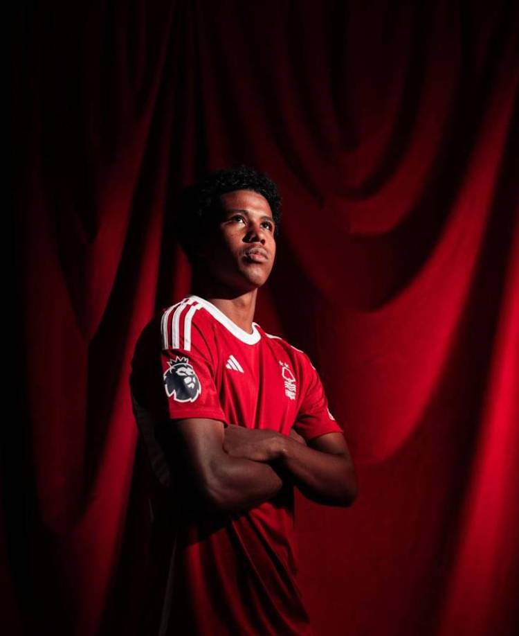 Andrey Santos se ha unido al Nottingham Forest cedido por una temporada. “Estoy muy feliz y emocionado de estar aquí. Sé que el Forest es un gran club”, dijo el brasileño.