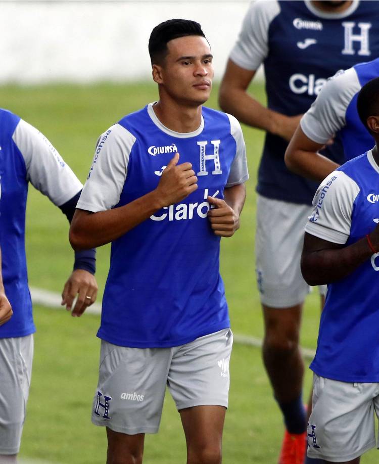 Juan Ángel Delgado - ‘El Camellito’, otro futbolista de Motagua, jugará en el centro del campo en lugar de Alfredo Mejía, sancionado para este duelo por acumulación de amarillas.