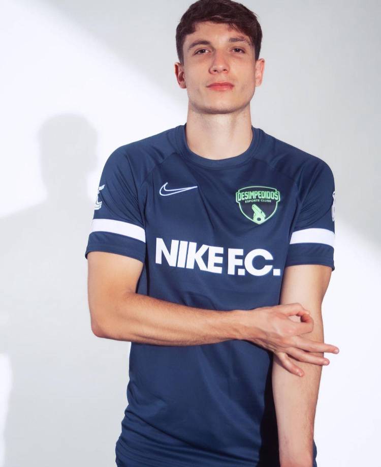 Juninho Manella, quien tiene más de 2.6 millones de seguidores en su cuenta de Instagram, mantiene una relación sentimental con la joven tiktoker, Roxana Somoza. La pareja es muy querida en las redes sociales.