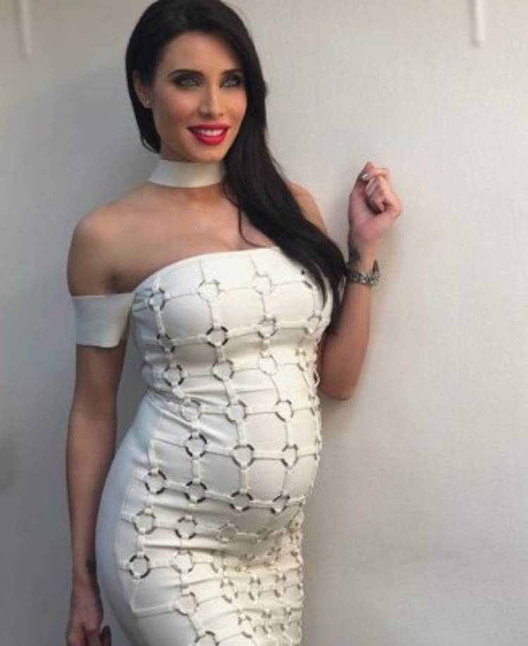La bella presentadora española Pilar Rubio está en la dulce espera de su tercer bebé junto a su esposo, el jugador del Real Madrid, Sergio Ramos.