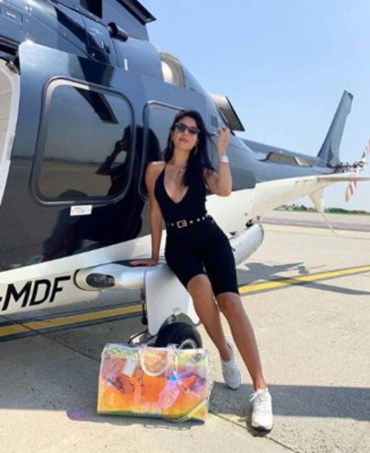 Por medio de su cuenta de Instagram ha documentado con imágenes sus envidiables vacaciones.