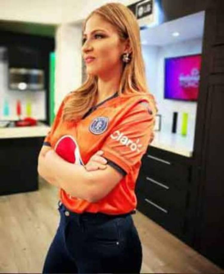 Kritza Pérez: La linda periodista es aficionada del Motagua.