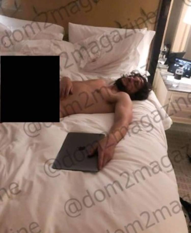 Además de proporcionar las fotos del actor - no confirmadas como reales - Vlasova también crítico el desempeño de Harington como amante.<br/><br/>Sin embargo las fotos son cuestionadas ya que podría ser un hombre parecido al actor, también se desconoce la fecha exacta en la que fue tomada - recuerden que debido a su papel Harington ha mantenido un look bastante similar en los últimos años.<br/><br/>