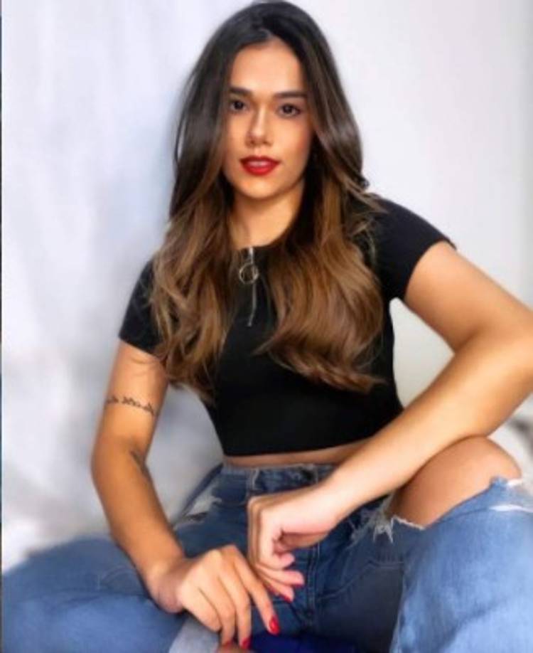 Soares alternaba sus compromisos como reina de belleza con sus estudios de enfermería en Estácio College.<br/>