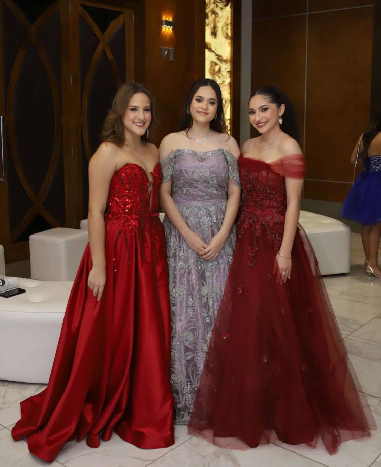 Michelle Vallecillo, Andrea Soto y Fabiana Rizzo