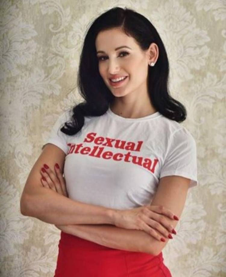 Un ex novio de la terapeuta fue arrestado como el principal sospechoso de su muerte.