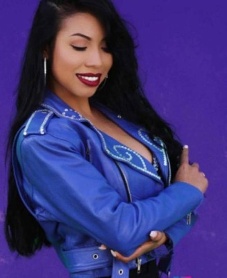 Según Telemundo 41, la detención de Karol Posadas fue debido a que viajó sin tener la renovación completa, pues la solicitud para la renovación de su permiso fue recibido días después de su vencimiento lo que provocó que fuera detenida el 2 de noviembre en el aeropuerto de Harlingen, Texas antes de abordar el avión de regreso a Los Ángeles.