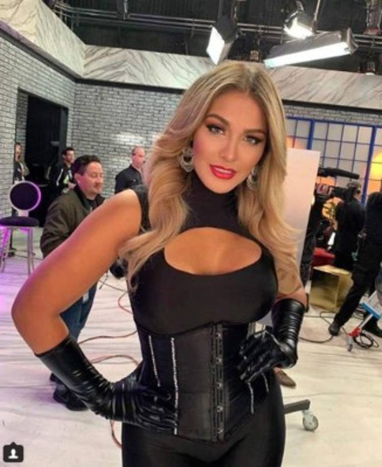 Afirma que recibió fuertes críticas por parte de Osmel Sousa. 'El ataque siempre me vino de parte mi ex jefe yo no lo juzgo porque era su responsabilidad', dijo. <br/><br/>Según Migbelis, Osmel se refirió a ella de la siguiente manera: 'Ella es una gorda de mie%$#'.