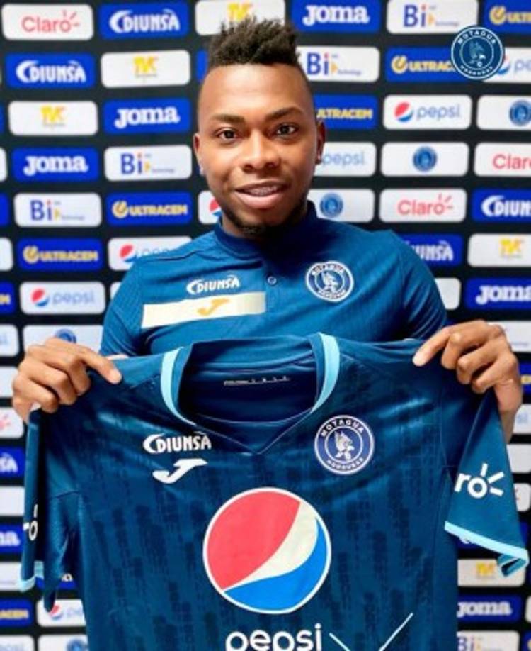 Elmer Güity - Finalmente el Motagua anunció el fichaje del lateral izquierdo, quien se mostró feliz de fichar (por un año) con los azules. “Con Vida nunca hubo nada, yo nunca fui a La Ceiba. Con Real España tuvimos pláticas, pero no llegamos a un acuerdo. Siempre mi prioridad fue Motagua, quería seguir en Tegucigalpa”, confesó el exfutbolista del Olimpia.