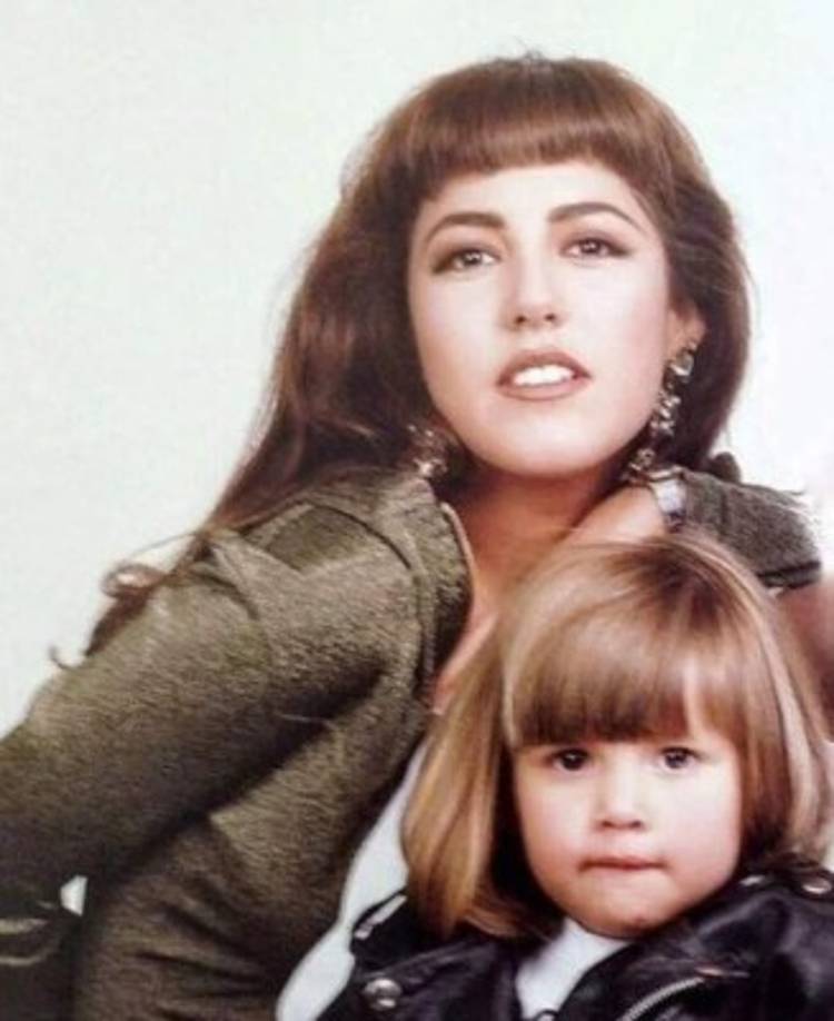 Aunque hasta en su adolescencia pudo tuvo cercanía con su famoso padre, Michelle presume cada vez que puede el tiempo que pasa junto a él.
