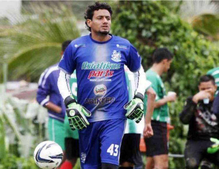 Adalid Puerto jugó en el Platense, Real Juventud, Marathón e inclusive recibió varias convocatorias a la selección Nacional de Honduras.