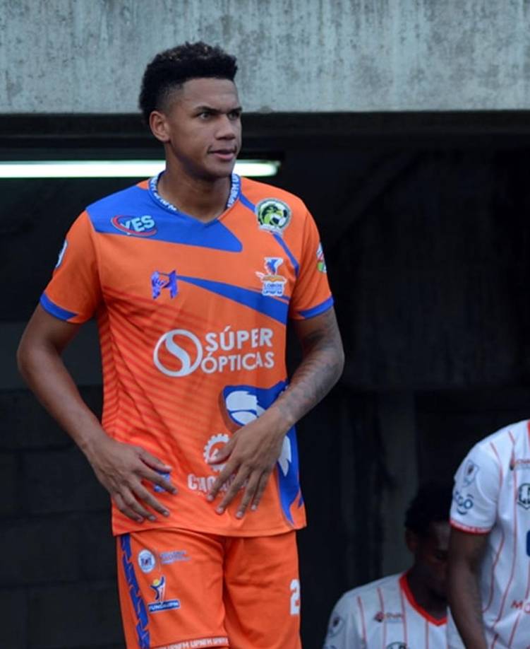 Jack Jean Baptiste - El centrocampista continuará cedido en los Lobos de la UPN, procedente del Olimpia.