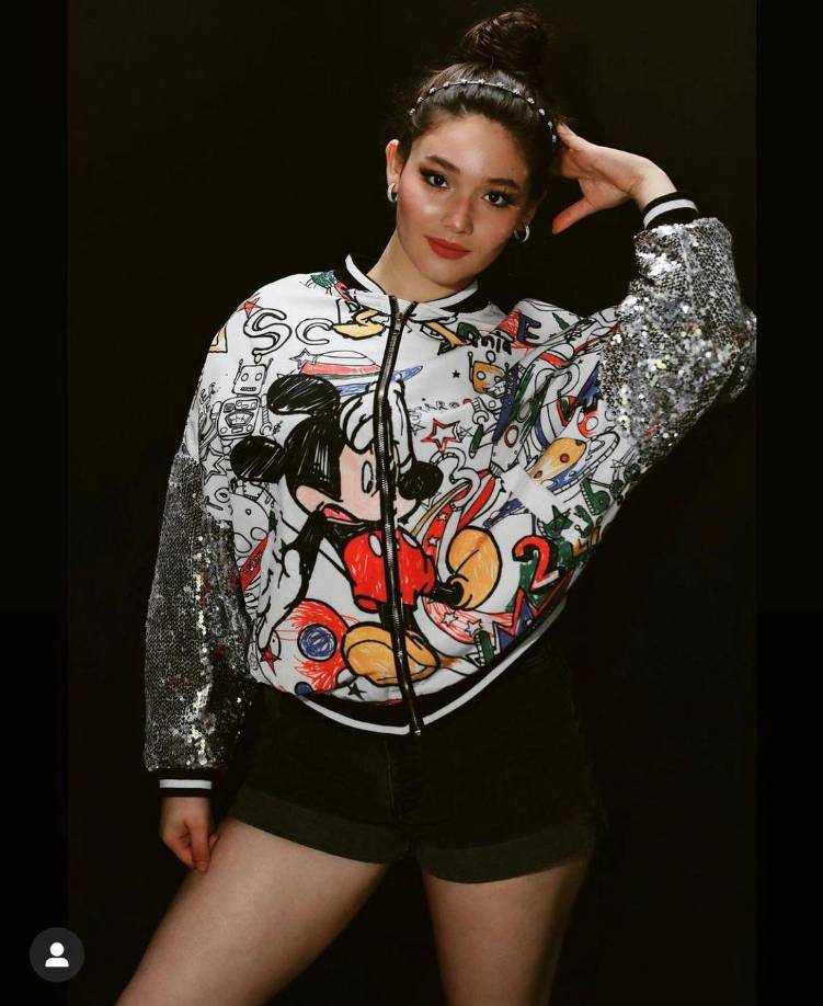 “Esa canción es de mis amigos de Código”, apuntó el intérprete.