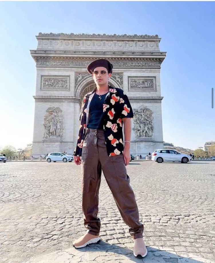 En esta tienda de ropa femenina ubicada en la Plaza Martín de Tegucigalpa, así como su segunda sucursal en la Colonia Moderna de San Pedro Sula, se venden prendas variadas, desde vestidos, blusas, faldas, chamarras, entre otras. 