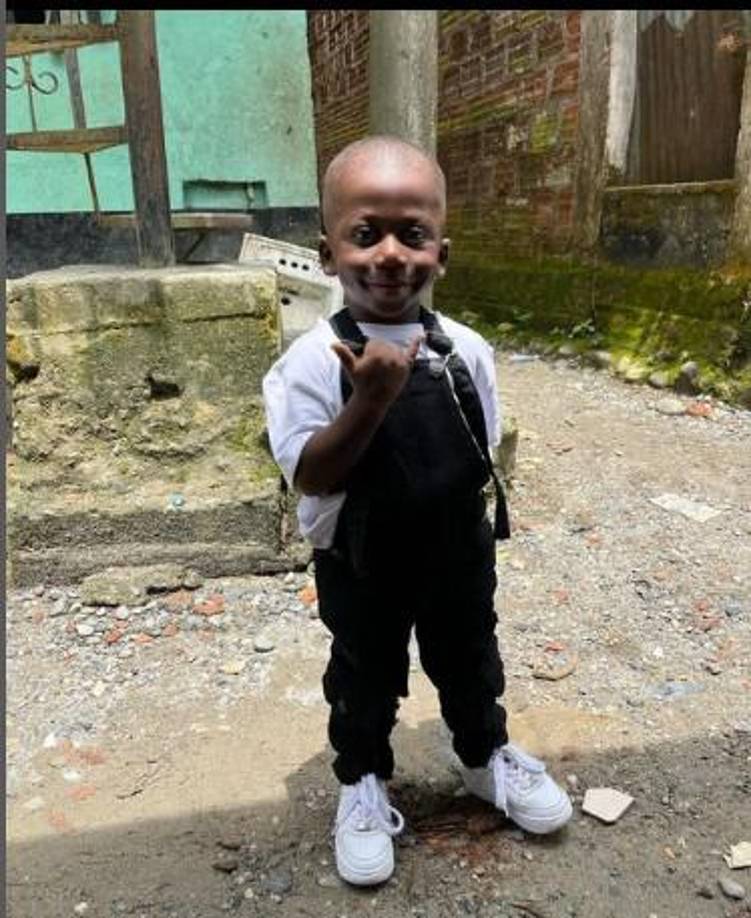 Por una fotografía en sus historias en Facebook —donde tiene 673.000 seguidores—, la familia del pequeño, quien administra su cuenta, cobra 770 mil pesos colombianos.