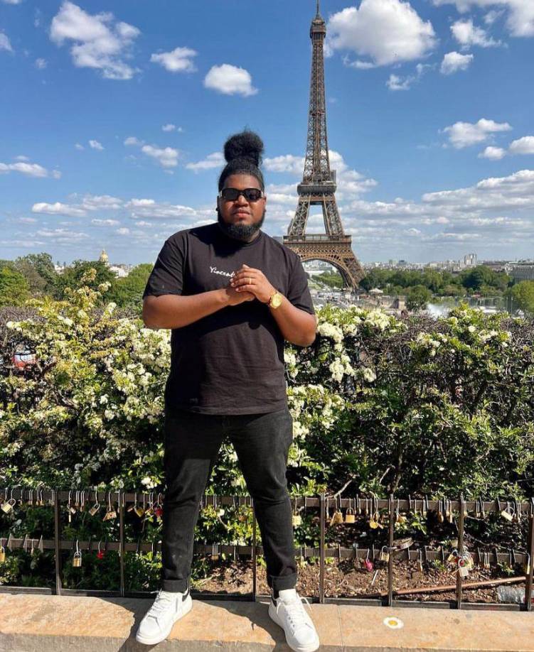 Las declaraciones se dieron luego de que uno de sus seguidores le cuestionara el porqué no fue visto en los desfiles. 