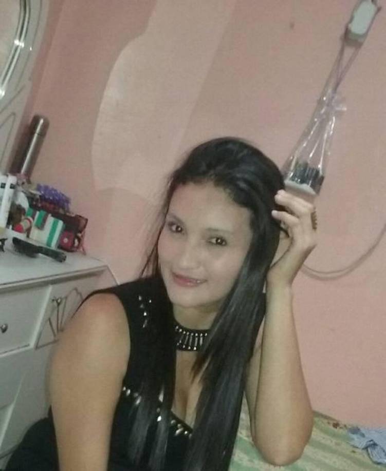 Las cámaras de video registraron cuando la mujer recogió cajas de comida.