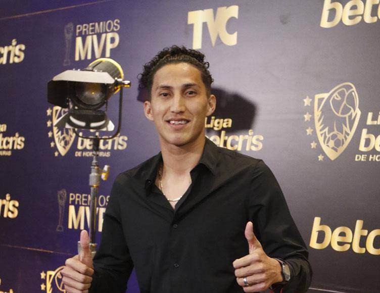 Carlos Mejía del Real España posando para el lente de Diario LA PRENSA.