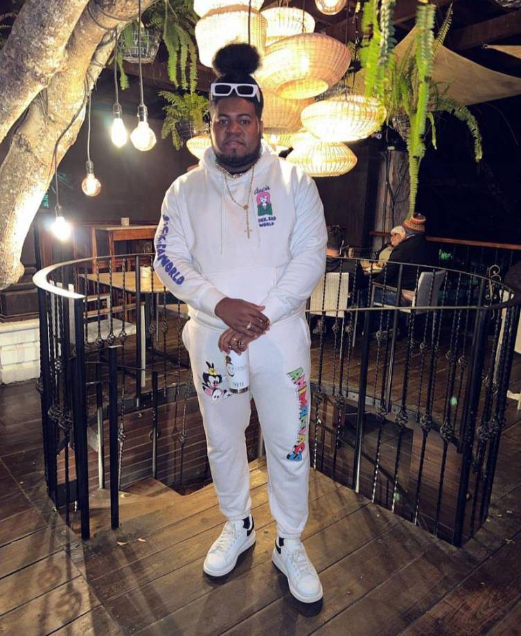 ”Una cosa no tiene nada que ver con la otra, los desfiles son para celebrar la Independencia y hay que respetarlos, cosa que les corresponde a los estudiantes de las instituciones públicas y privadas”.