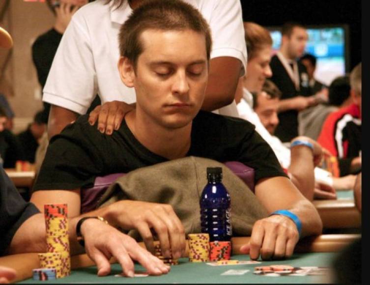 Según se conoce Tobey fue miembro activo de los casinos de póquer clandestinos para jugadores élite.