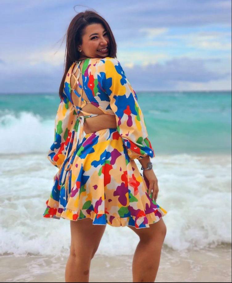 Milagro Flores es una presentadora de televisión y creadora de contenido hondureña.