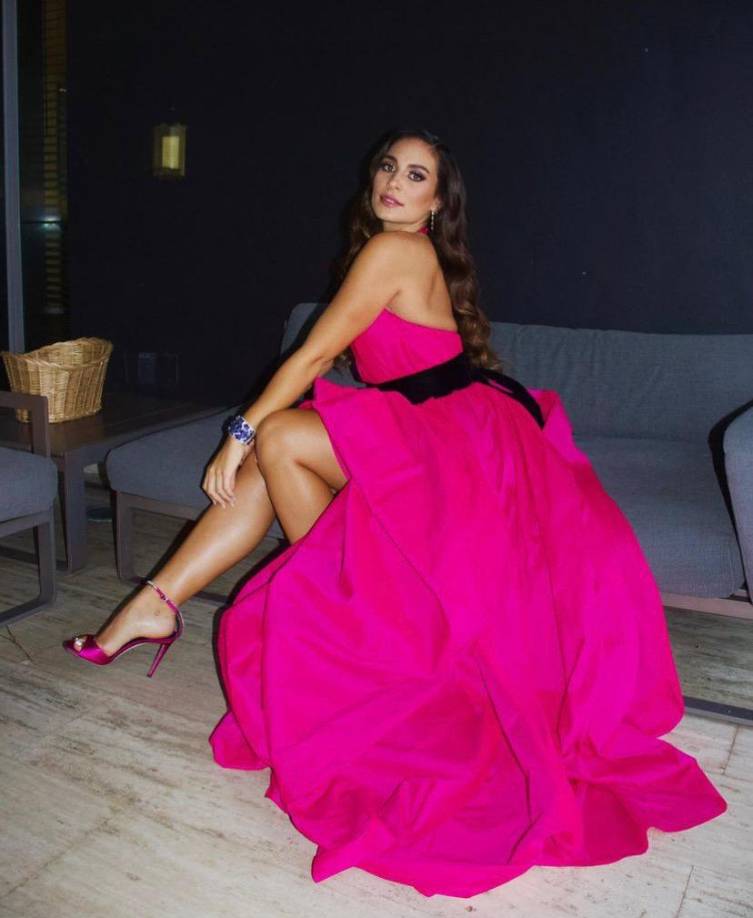 La joven artista roba suspiros con sus fotos en instagram.