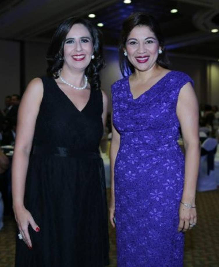 Nidia Rodríguez y Karla Ávila.