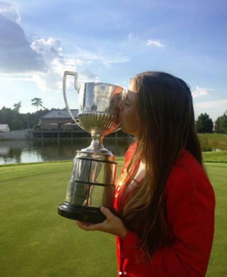 El presidente del Comité Olímpico Español, Alejandro Blanco, expresó su pesar por el asesinato de la joven. 'Nos sentimos profundamente consternados por la tragedia que llega desde Estados Unidos. Todo nuestro apoyo y solidaridad para la familia de Celia Barquín y la del golf español en un momento tan duro'.