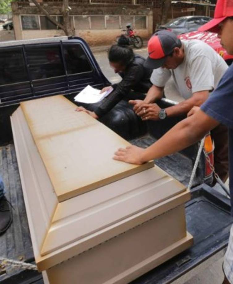 El martes se reportaba 43 muertes en 48 horas en el país. Nueve de las 23 muertes violentas que se habían registrado el lunes sucedieron en la capital. Entre las víctimas había un estudiante y un motorista.<br/><br/>