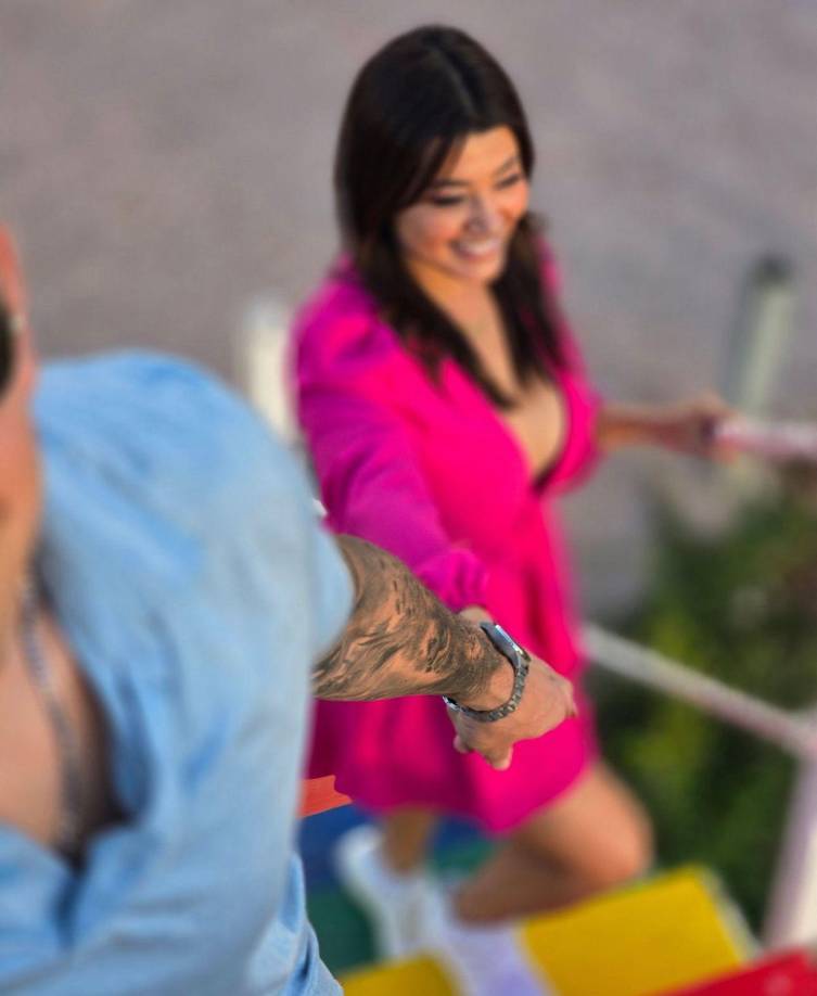 Hasta el momento se desconoce el nombre del apuesto novio de Milagro Flores, compañeros de televisión han mencionado que es de Palmerola y que es de nacionalidad estadounidense.