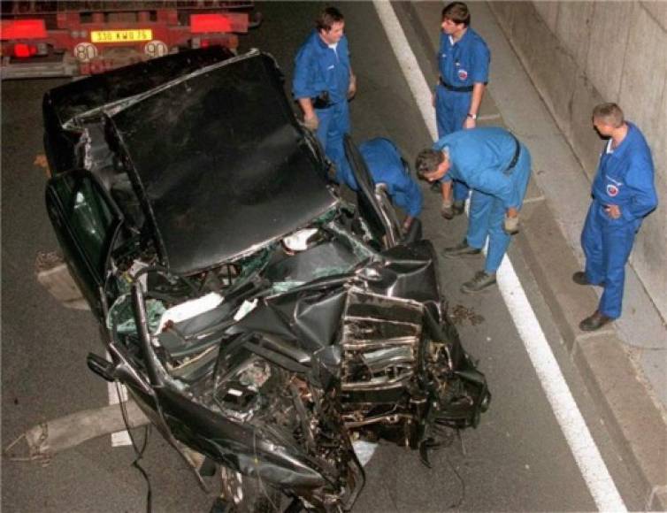 El 31 de agosto de 1997 perdió la vida en un accidente automovilístico en París.