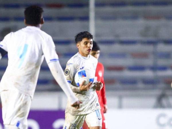 Roberto Osorto evitó la derrota de Honduras al marcar en el último minuto ante Canadá.