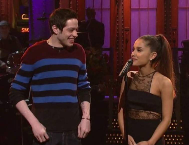 Ariana Grande conoció a Pete Davidson en 2016, cuando fue invitada al show Saturday Night Live. Poco después de dejar a Miller, la diva se reencontró con el comediante en una fiesta de SNL a mediados de mayo e inmediatamente hicieron click.<br/>