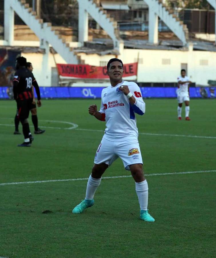 Michaell Chirinos marcó el tanto de la remontada y así lo celebró.