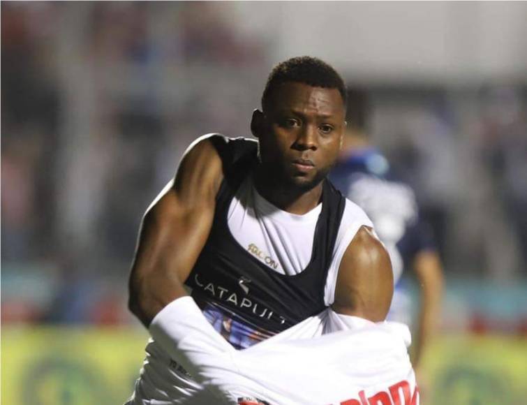 Delantero: Yustin Arboleda pasa por un gran momento con Olimpia. El colombiano será titular ante su exequipo.