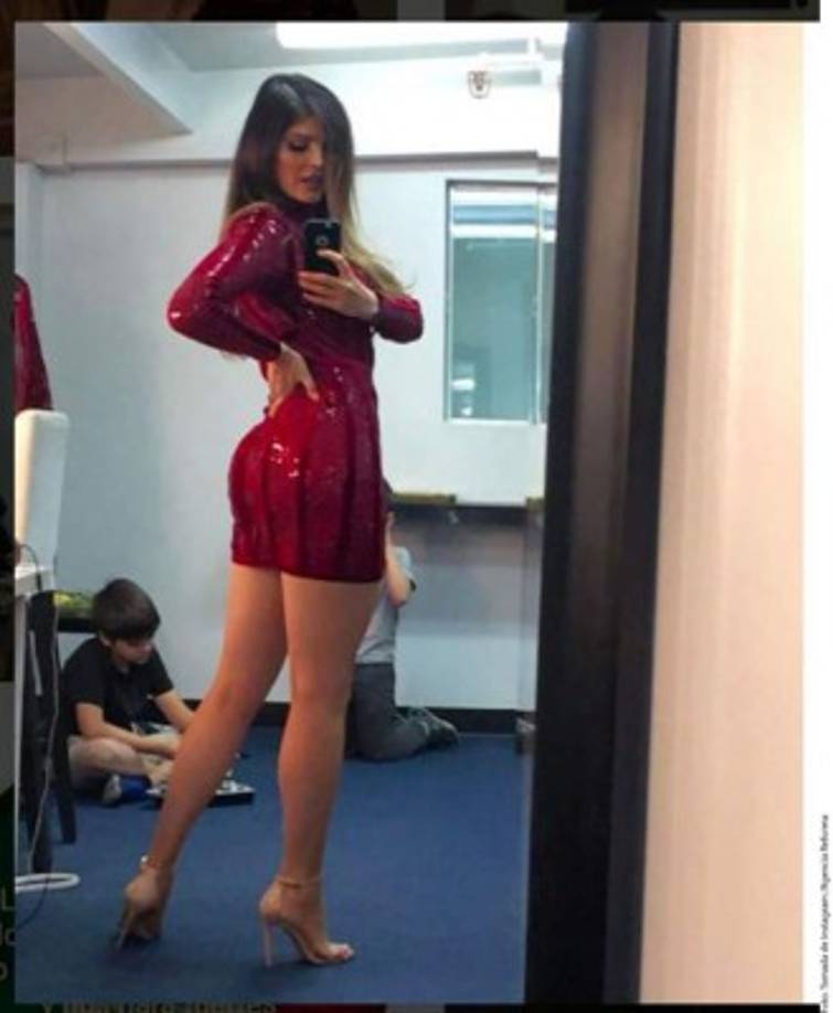 La actriz de casi 47 años acostumbra a compartir fotos de su figura, pero esta vez la forma de su silueta causó sospechas.