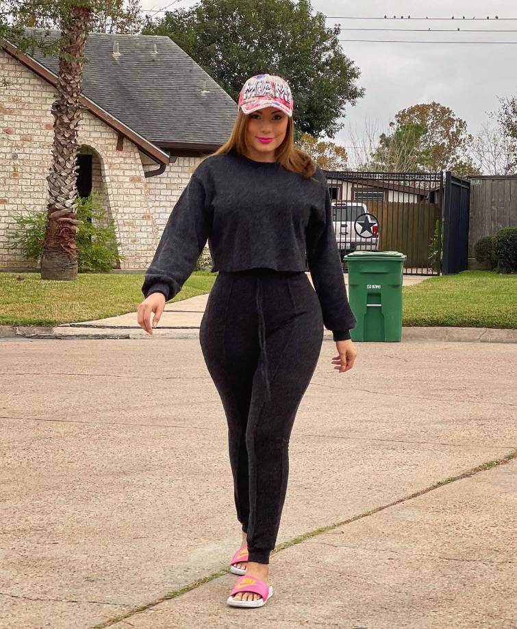 Elsa Oseguera no dejó claro si este nuevo proceso en su cuerpo se debe a que está haciendo mucho ejercicio o está con un proceso nutricionista.