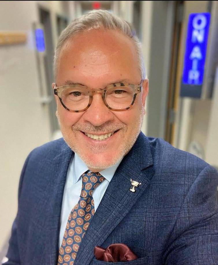 “El haberme conectado con ustedes a través de las redes sociales y por televisión me ayudó aliviar mis tensiones, mis miedos y mis angustias”, indicó el periodista Luis Alfredo Álvarez tras informar que se le diagnóstico cáncer de próstata. 