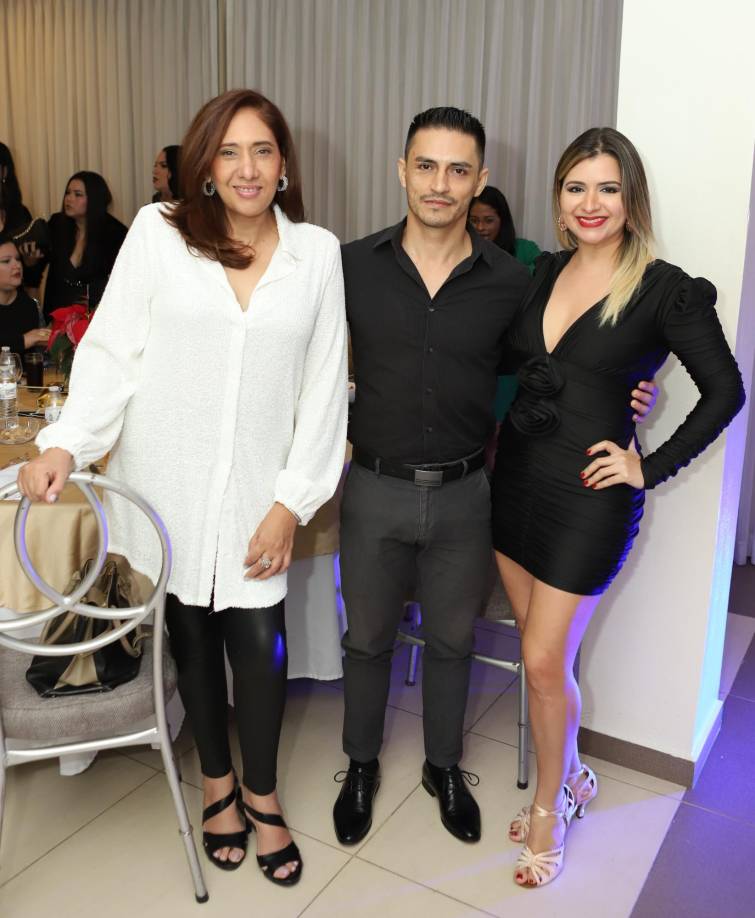 Sandra Fajardo, Joel Izaguirre y Erika Caraccioli