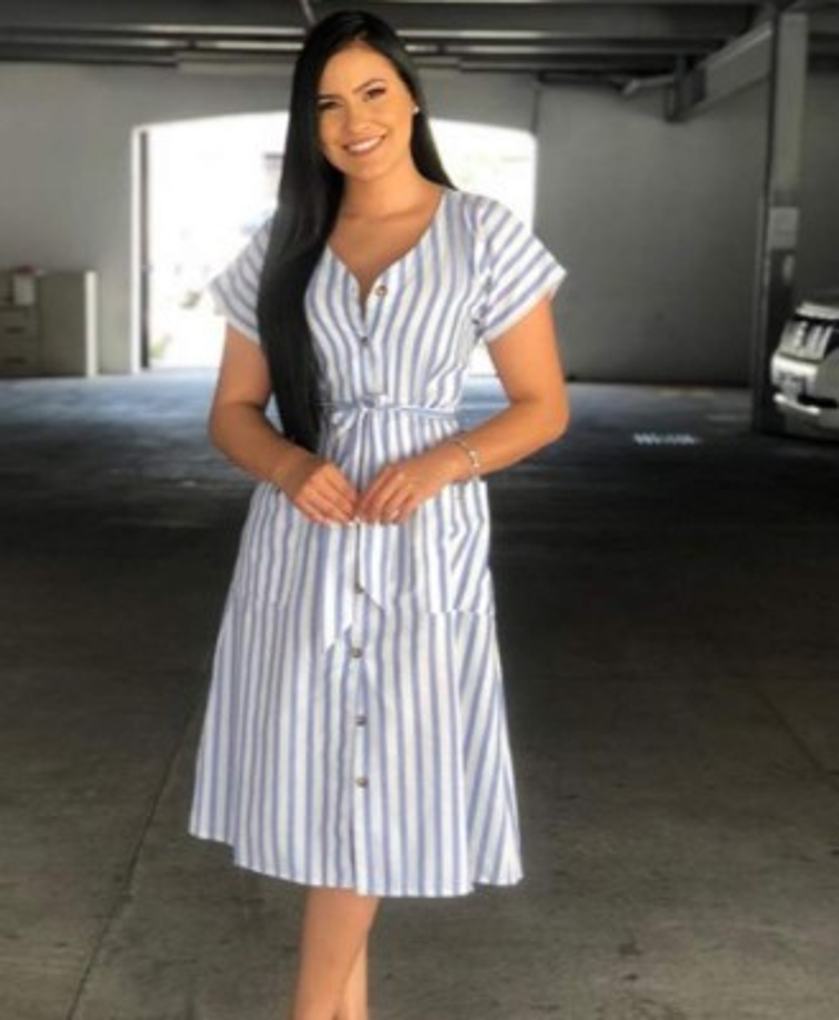 La guapa presentadora hondureña modelo sus mejores outfits en las redes sociales y sus seguidores agradecen verla tan guapa en cada imagen que comparte.
