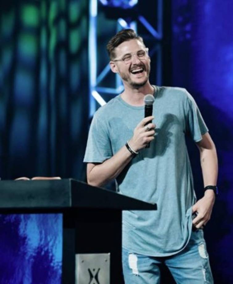 Wilson era el pastor asociado de la Iglesia Harvest Christian Fellowship en Riverside, California. El evangelista también fundó junto a su esposa la organización sin fines de lucro de salud mental Anthem of Hope para prestar ayuda a las personas que luchaban contra la depresión y ansiedad dentro de su iglesia.