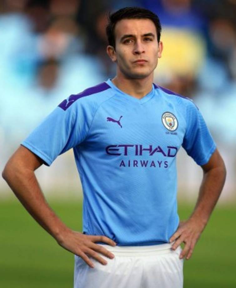 Eric García, central del Manchester City, tendría muchas opciones de llegar al Camp Nou este verano, toda vez que el futbolista acaba contrato en 2021 y el conjunto inglés preferiría sacar algo de beneficio económico con su traspaso antes de dejarlo marchar a coste cero dentro de 12 meses<br/><br/>En cambio, Pep Guardiola peleará por retenerlo. 'Eric García tiene contrato por una temporada más. Si el Barcelona le quiere deben llamar, pero nosotros vamos a intentar convencerle de que lo queremos aquí durante muchos años', aseguró el entrenador.