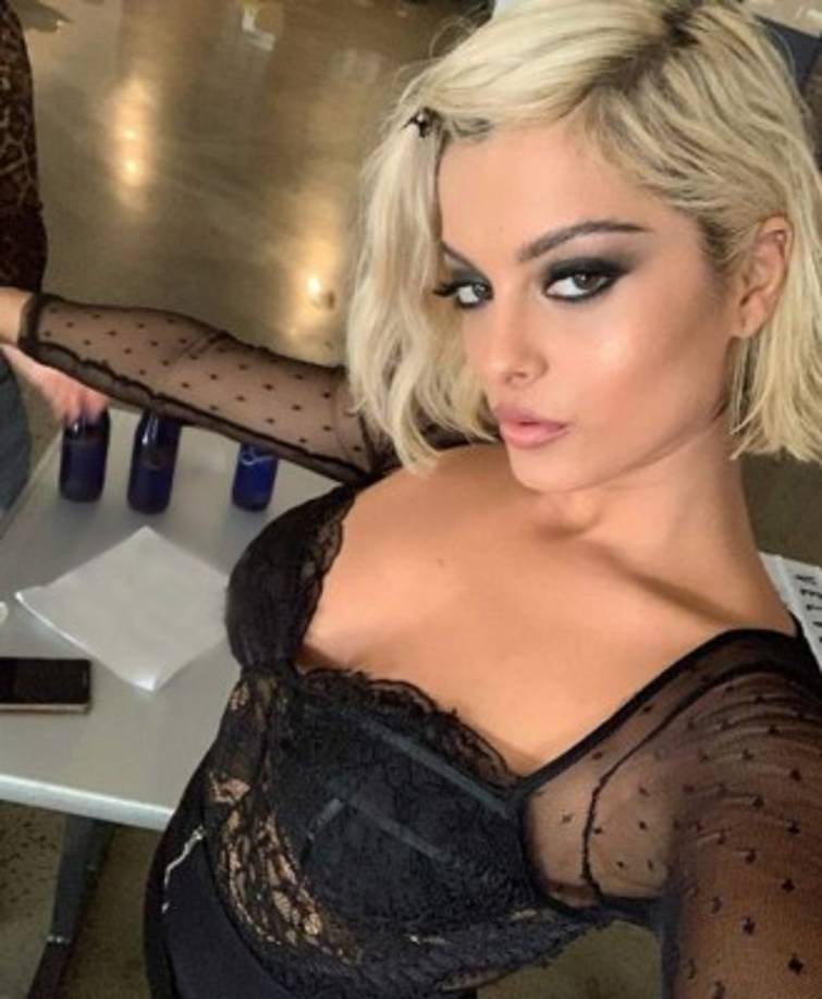 Sus fotos son una sensación en redes sociales y recibe miles de likes y comentarios.