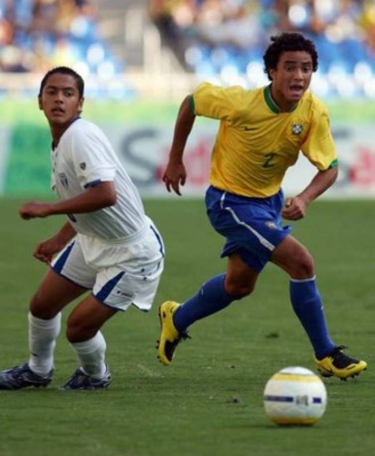 Ángel Castro fue parte de la selección Sub-17 de Honduras que clasificó al Mundial de Corea 2007, luego estuvo en el Mundial Sub-20 de Corea en el 2009 y además disputó los Juegos Panamericanos de Río de Janeiro.